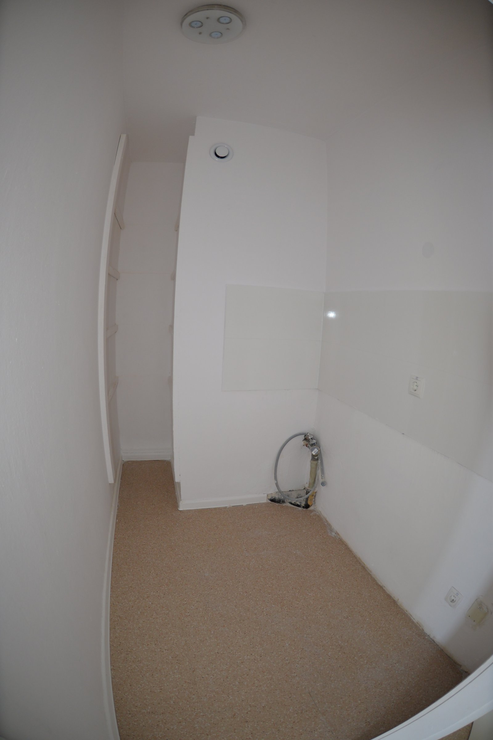 2 Zimmer Wohnung in Meschenich
