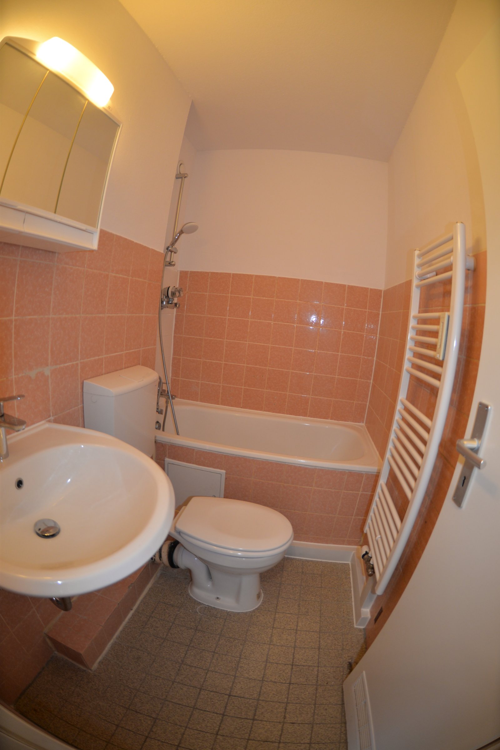 2 Zimmer Wohnung in Meschenich