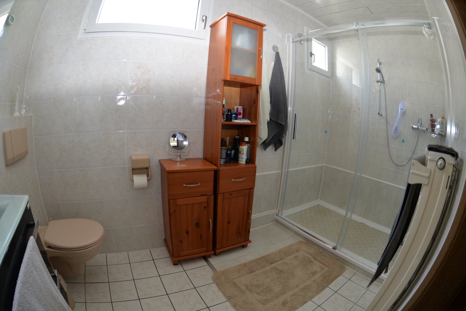 Ein Mehrfamilienhaus mit 4 Wohneinheiten