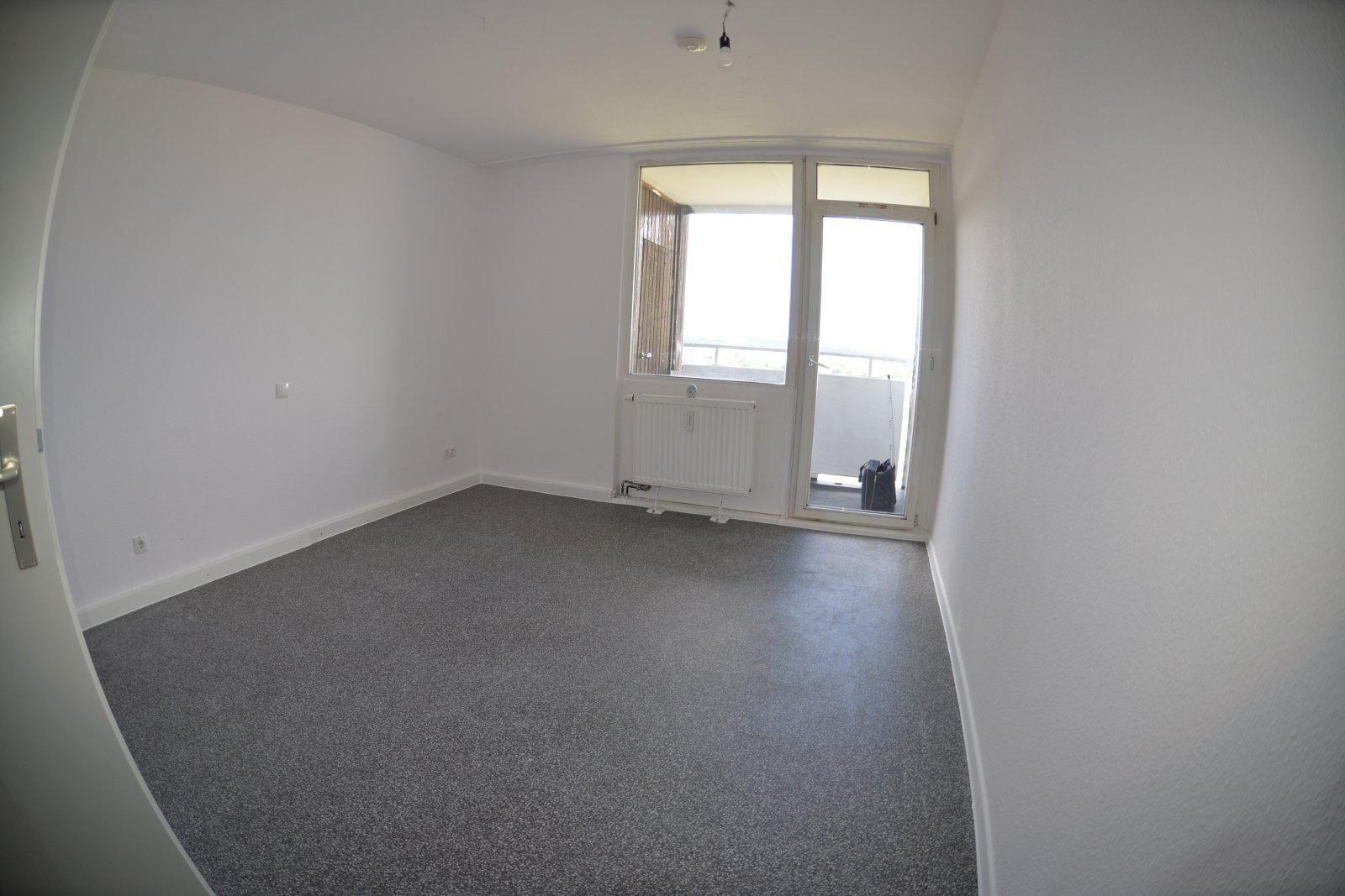 2 Zimmer Wohnung Leer stand in Meschenich