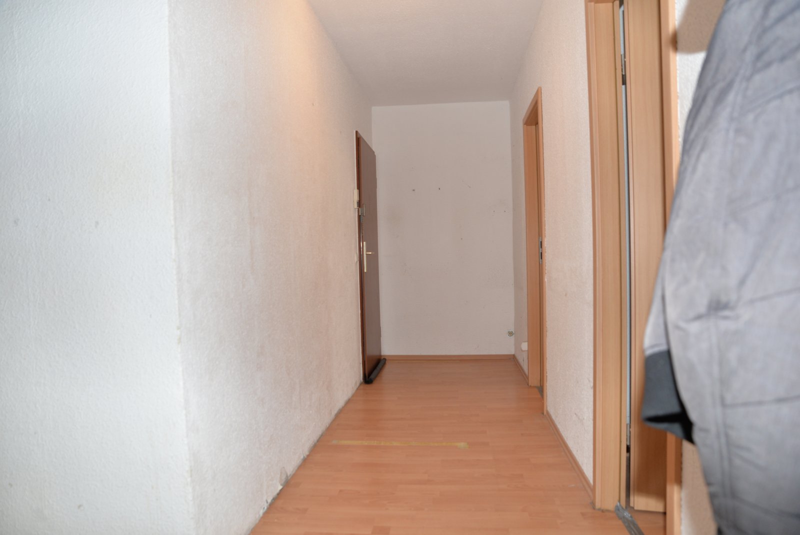 Leer stand 4 Zimmer Wohnung in Porz-Zentrum