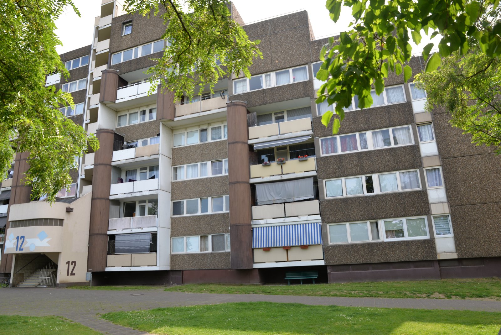Köln: Ein Zimmer Wohnung  Köln: Ein Zimmer Wohnung