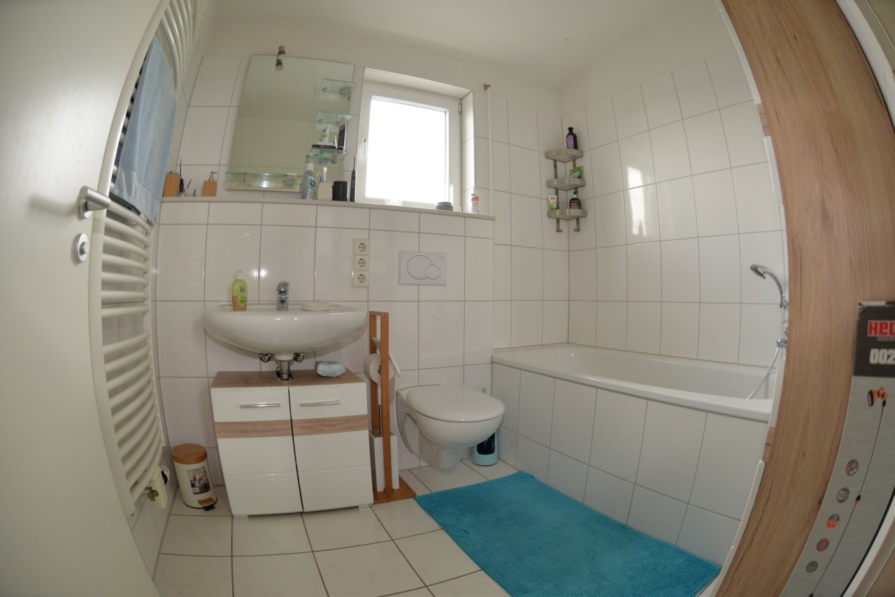 Zweite Ebene BAD/ WC Zweite Ebene BAD/ WC
