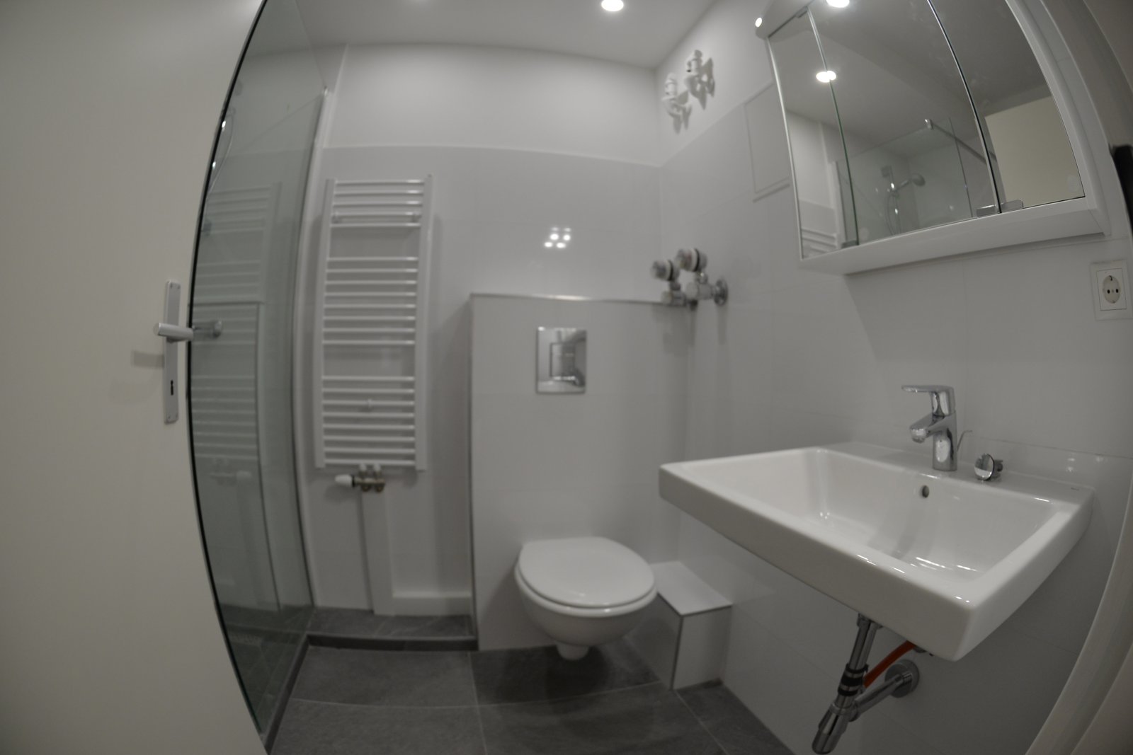 Bad/ WC Bad/ WC