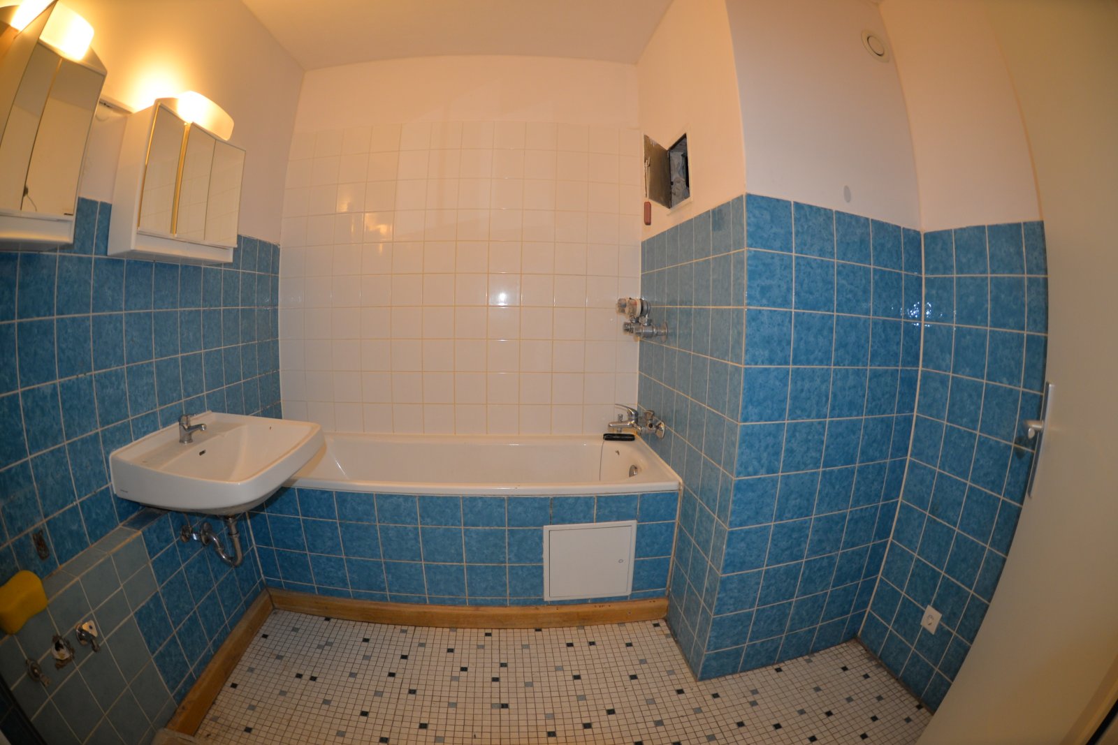 Bad/ WC Bad/ WC