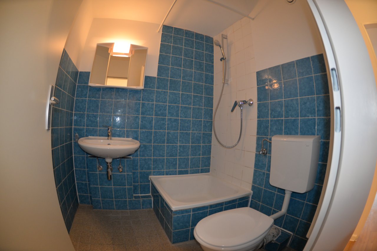 Bad/ WC Bad/ WC