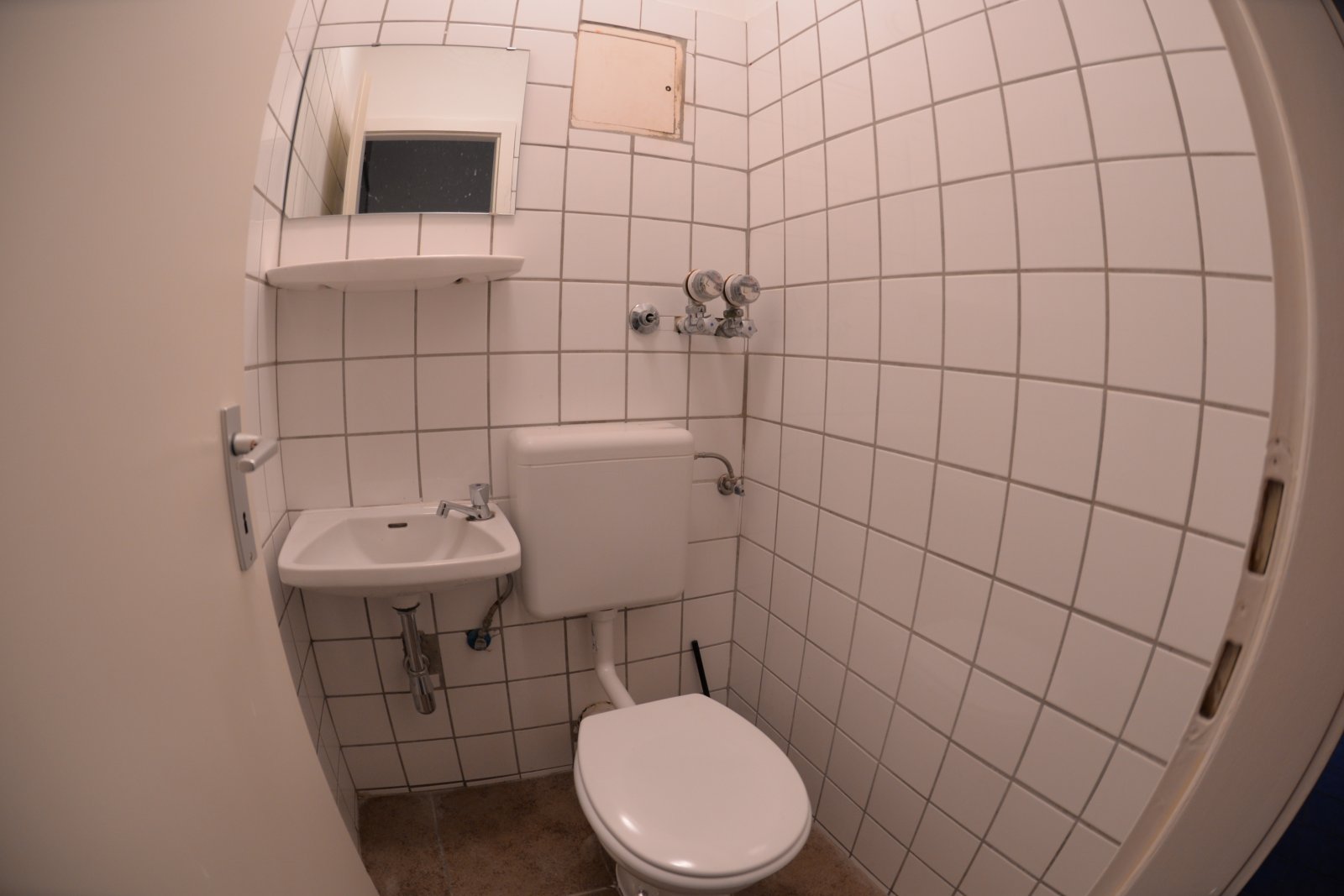 WC WC