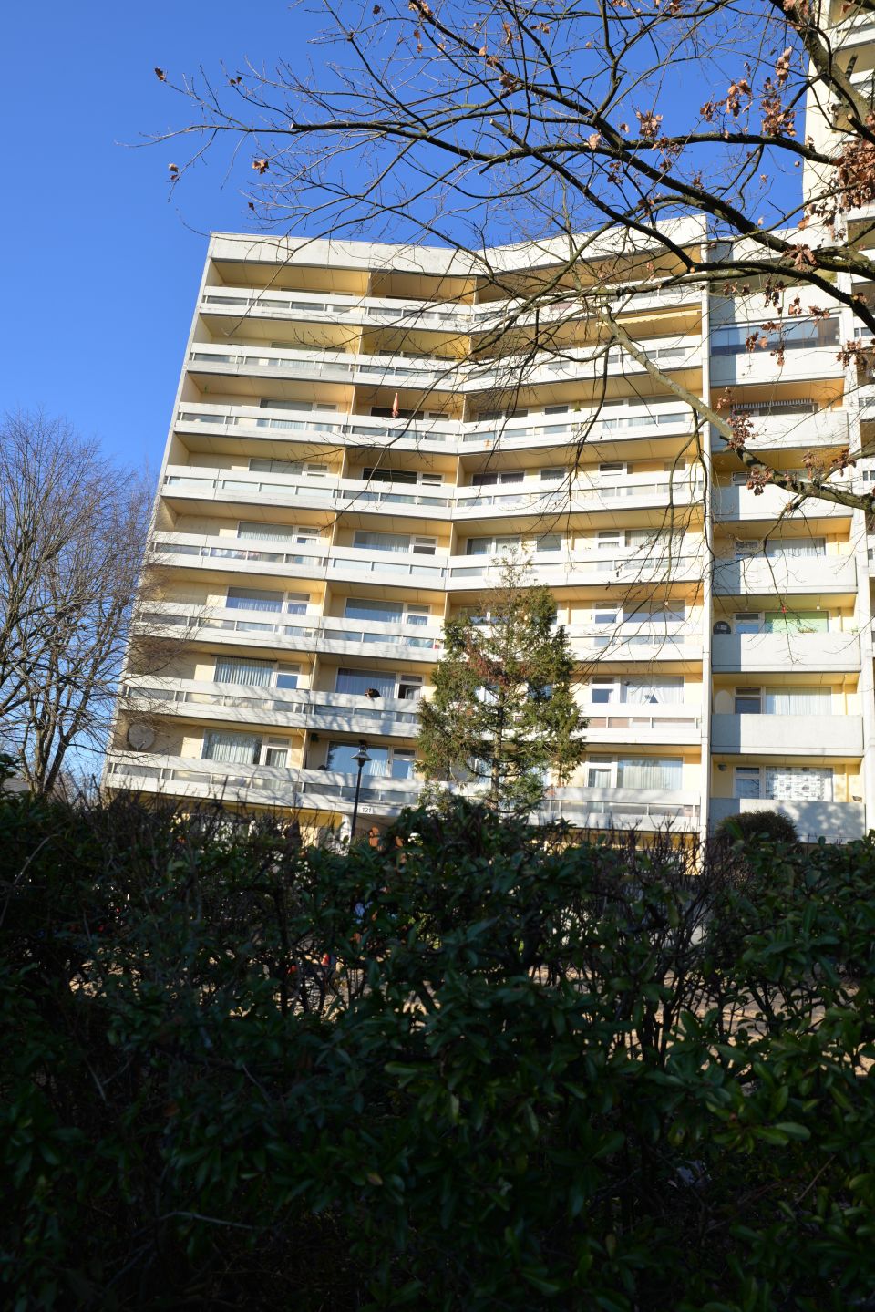 Bergisch Gladbach: 4 Zimmer Wohnung zur Verkaufen in Bergisch Gladbach  Granau  Bergisch Gladbach: 4 Zimmer Wohnung zur Verkaufen in Bergisch Gladbach  Granau